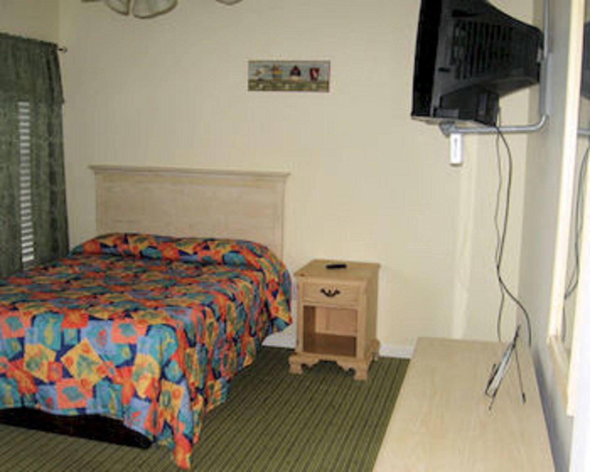 Motel Pirates Cove à Carolina Beach Extérieur photo